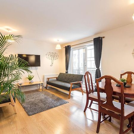 Elegant 2 Bedroom City Centre Apartment - Free Parking - Private Balcony Edinburgh Exterior photo